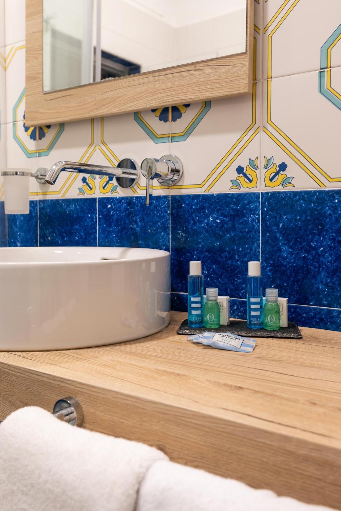 Yourhome - Lidia Rooms & Suites Sorrento Esterno foto