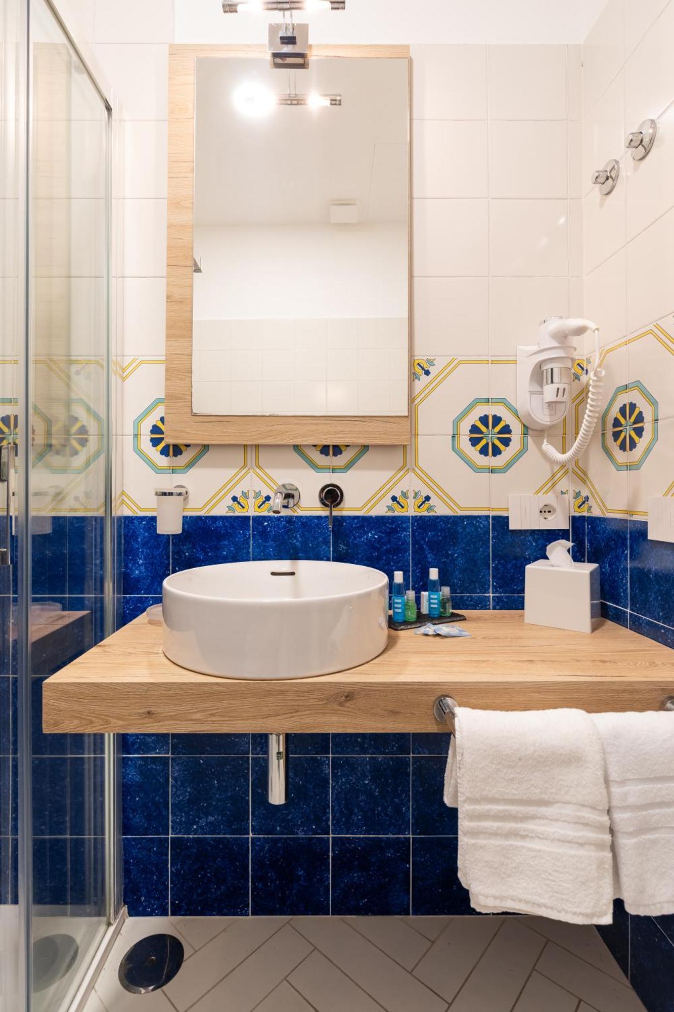 Yourhome - Lidia Rooms & Suites Sorrento Esterno foto